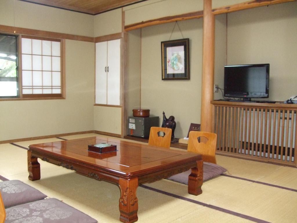 Marunaka Ryokan Matsumoto Quarto foto