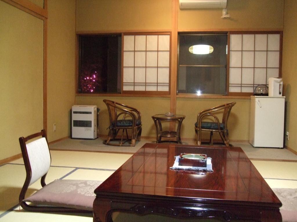 Marunaka Ryokan Matsumoto Quarto foto